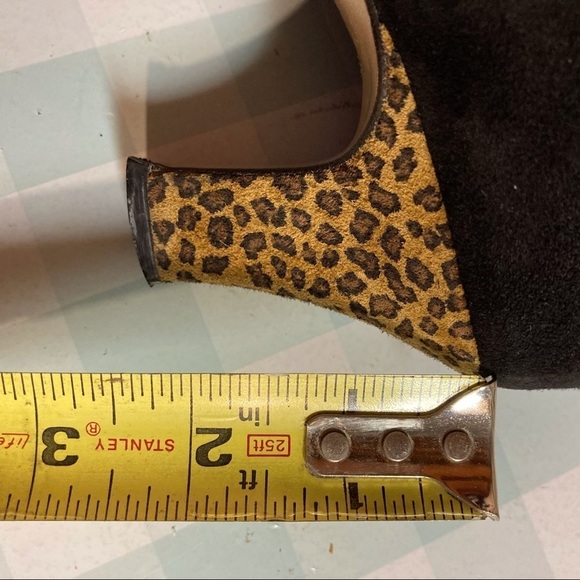 Saks Fifth Avenue sz 9 black leopard suede pumps - Picture 12 of 16